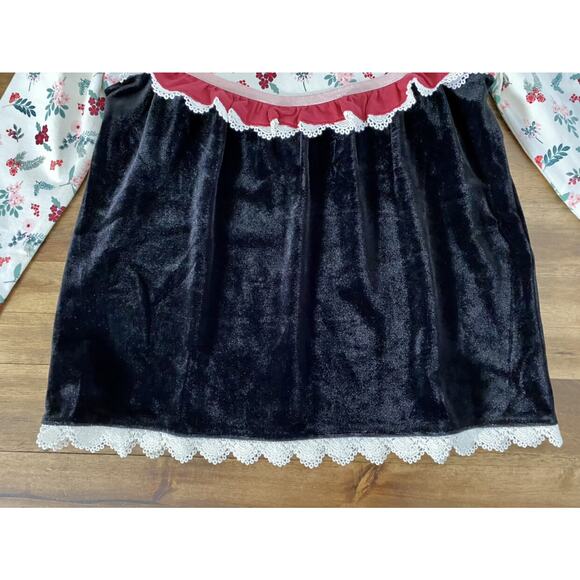 NWT Matilda Jane Just Imagine Christmas Velvet Floral Lucie Top Black Cream 4 - Picture 3 of 8